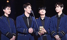 NU’EST W на Mnet Asian Music Awards, декабрь 2017 года. Слева направо: Арон, Пэкхо, ДжейА и Рен