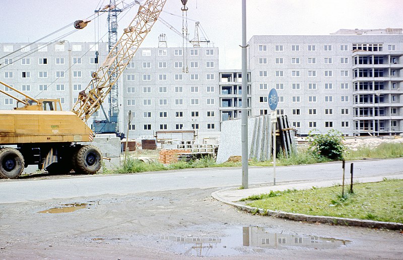 File:Neubau Alters- und Feierabendheim Einsteinstraße, Pirna 1980.jpg