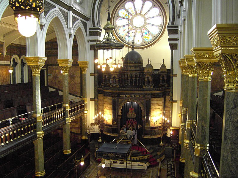 File:New West End Synagogue interior.JPG