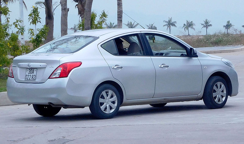 File:Nissan Sunny XL sedan, rear view.jpg