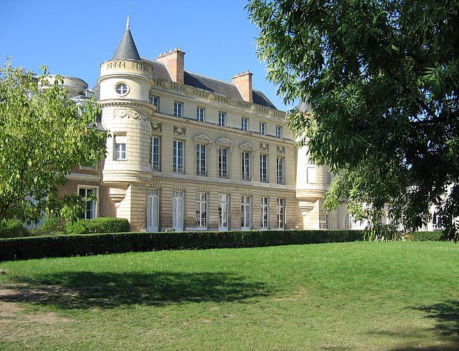 Про французские школы. Notre Dame International High School. Школа notre Dame. Notre-Dame International High School Paris. Лицей во Франции.