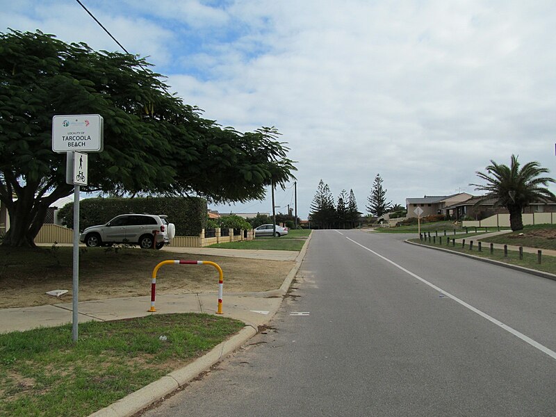 File:OIC geraldton tarcoola beach north.jpg