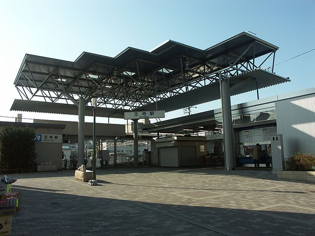 JR-West's West Gate (left) and Kintetsu's exit / entrance (right)