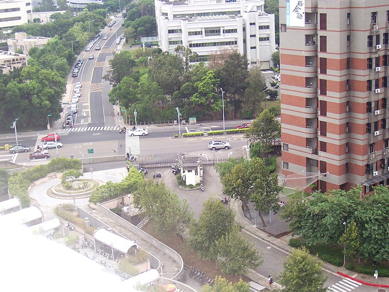 File:Old South Gate of NCTU.jpg