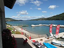 Lago Paladru desde una de las playas privadas.