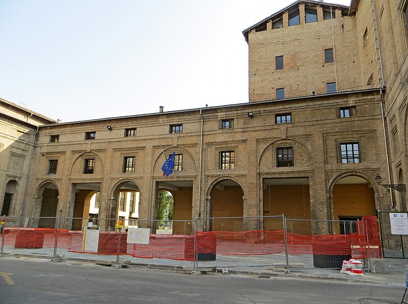 File:Palazzo della Pilotta (Parma) - porticato su via Bodoni 1 2019-06-07.jpg