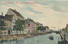 The building seen furthest to the left on an old postcard. Parti fra Christianshavn - Christianshavns Kanal.jpg