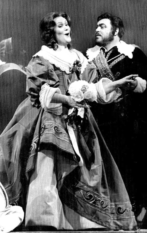 With Joan Sutherland in I puritani (1976)