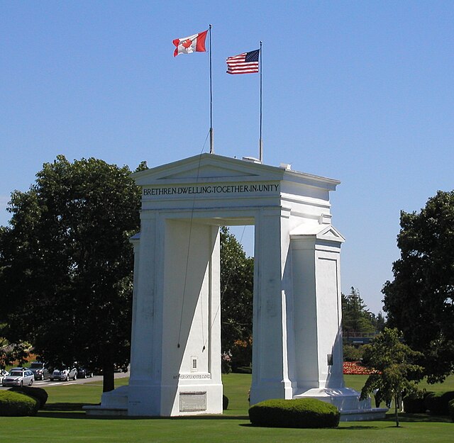 The Peace Arch at the border between Surrey, British Columbia, and Blaine, Washington