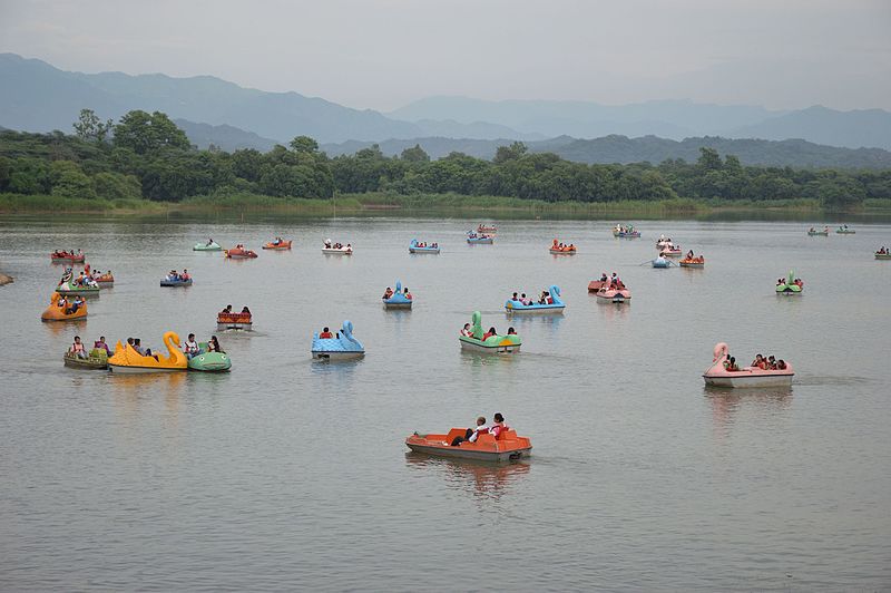 File:Pedalos - Sukhna Lake - Chandigarh 2016-08-07 9003.JPG