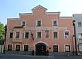 Former nursing court building (1712–1803), now Weißbräuhaus