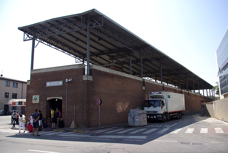 File:Piombino Stazione Piombino Marittima 001.JPG