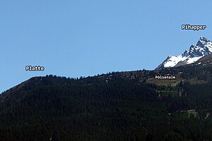 Die Platte (1787 m) oberhalb von Mittersill, im Hintergrund der Pihapper (2513 m)