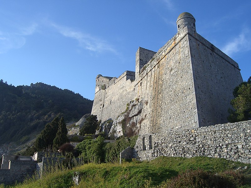 File:Portovenere, castello Doria.jpg