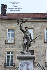 Le Poilu victorieux (monument aux morts)