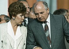 Gorbachev and his wife Raisa on a trip to Poland in 1988 RIAN archive 28133 Gorbachev with spouse in Poland.jpg