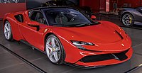 Kırmızı 2019 Ferrari SF90 Stradale (48264238897) (kırpılmış).jpg