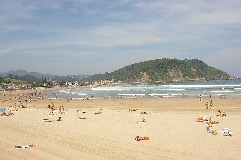 Datei:Ribadesella playa.jpg