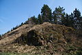 Čeština: Skály u turistického rozcestníku Hluboček, okr. Třebíč. English: Rocks near Hluboček fingerpost, Třebíč District.