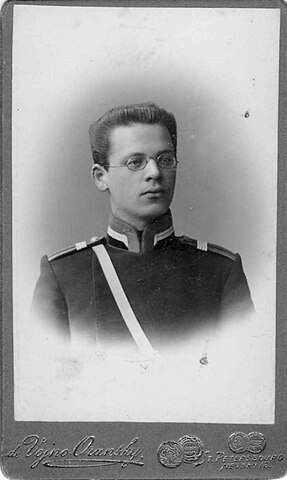 Брат Александр, юнкер Константиновского артиллерийского училища, 1906 г.
