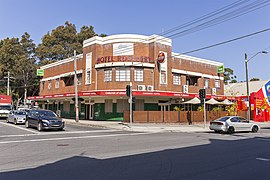 Rosebery Hotel on the corner of Botany and Espom Rd in Rosebery.jpg