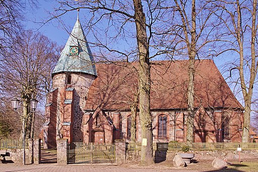 Rundturmkirche St. Peter und Paul Kirche in Betzendorf IMG 5055