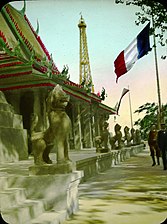 Les sculptures khmères du pavillon du Cambodge à l'exposition universelle de 1900.