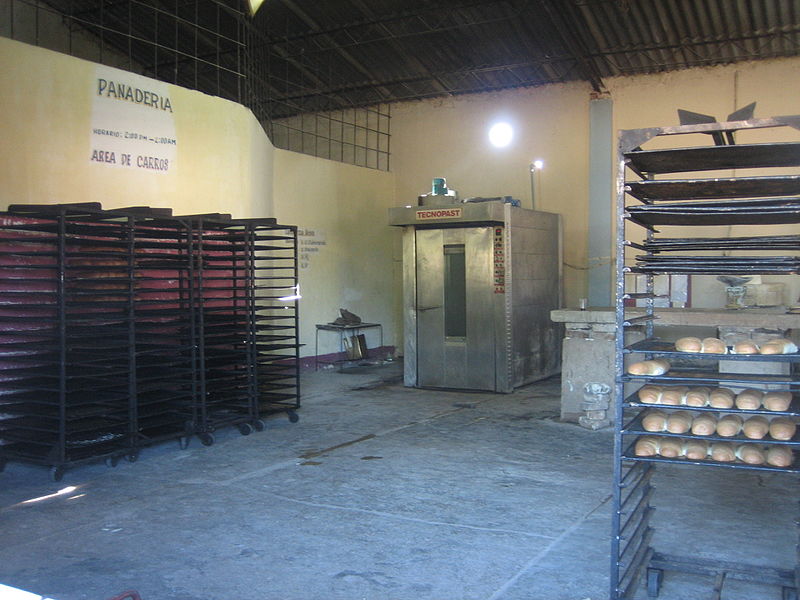 File:SB085 Bakery Playa Larga.jpg