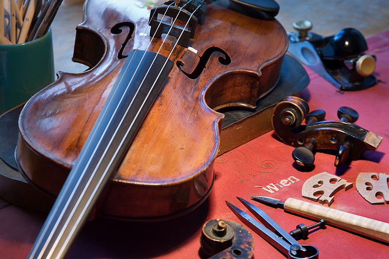 File:Salzburg - Violin repair shop - 2910.jpg