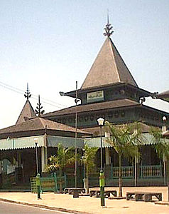 La mosquée Suriansyah à Banjarmasin, un autre exemple d'architecture banjar.