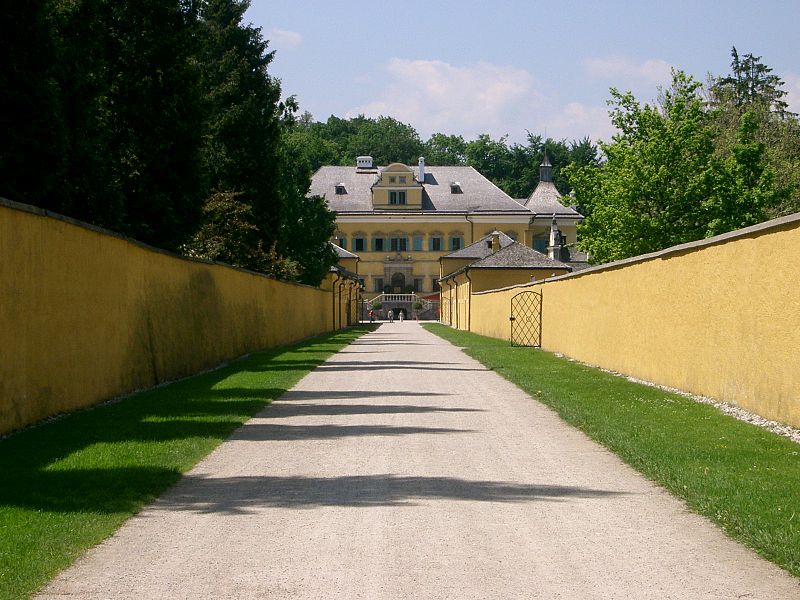 File:Schloss Hellbrun (491325964).jpg