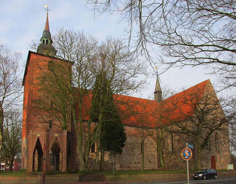 File:Schlosskirche St. Peter in Varel.jpg
