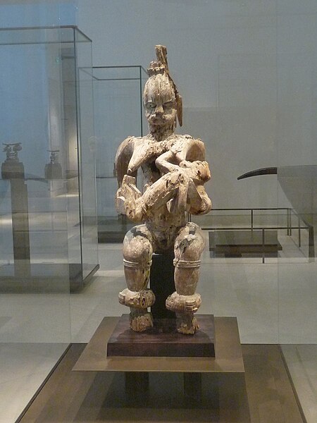 File:Sculpture urhobo-Nigeria (1).jpg