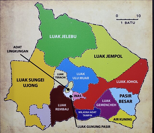 Luaks of modern Negeri Sembilan. The unlabeled luak south of Sungai Ujong is Linggi. State Museum, Seremban.