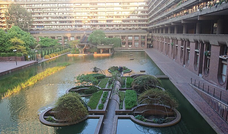 File:SharedGardens BarbicanLondon2.jpg