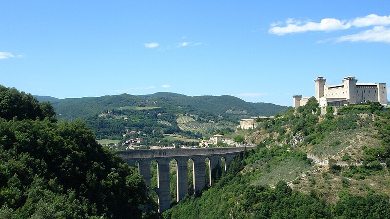 File:Spoleto Ponte delle Torri.jpg