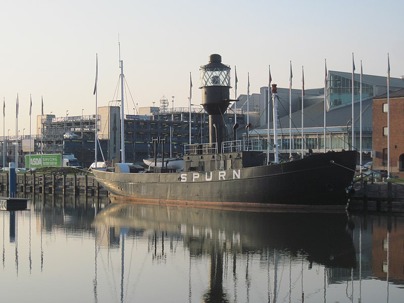 File:Spurn Light Vessel. Humber Dock. Hull. - geograph.org.uk - 3094197.jpg