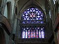 หน้าต่างประดับกระจกสีที่วัดเซ็นต์ปิแอร์ (Saint Pierre) เมืองแคน (Caen) ประเทศฝรั่งเศส