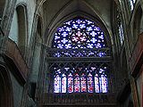 Vitrall de la façana de l'església de Sant Pere de Caen, segle XIII