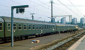 Un tren de vagon de tip m, în Stuttgart în 1979