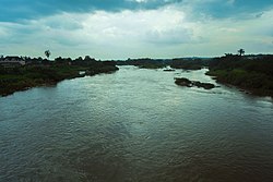 Matahari terbenam di Ogun River.jpg