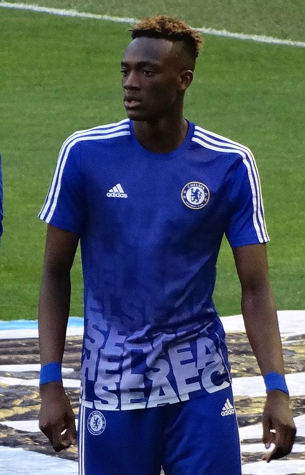 Abraham warming up for Chelsea in 2016