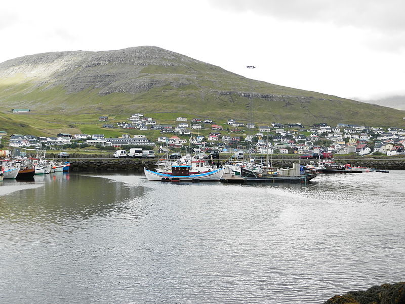 File:The Boat Harbour of Sorvagur.JPG