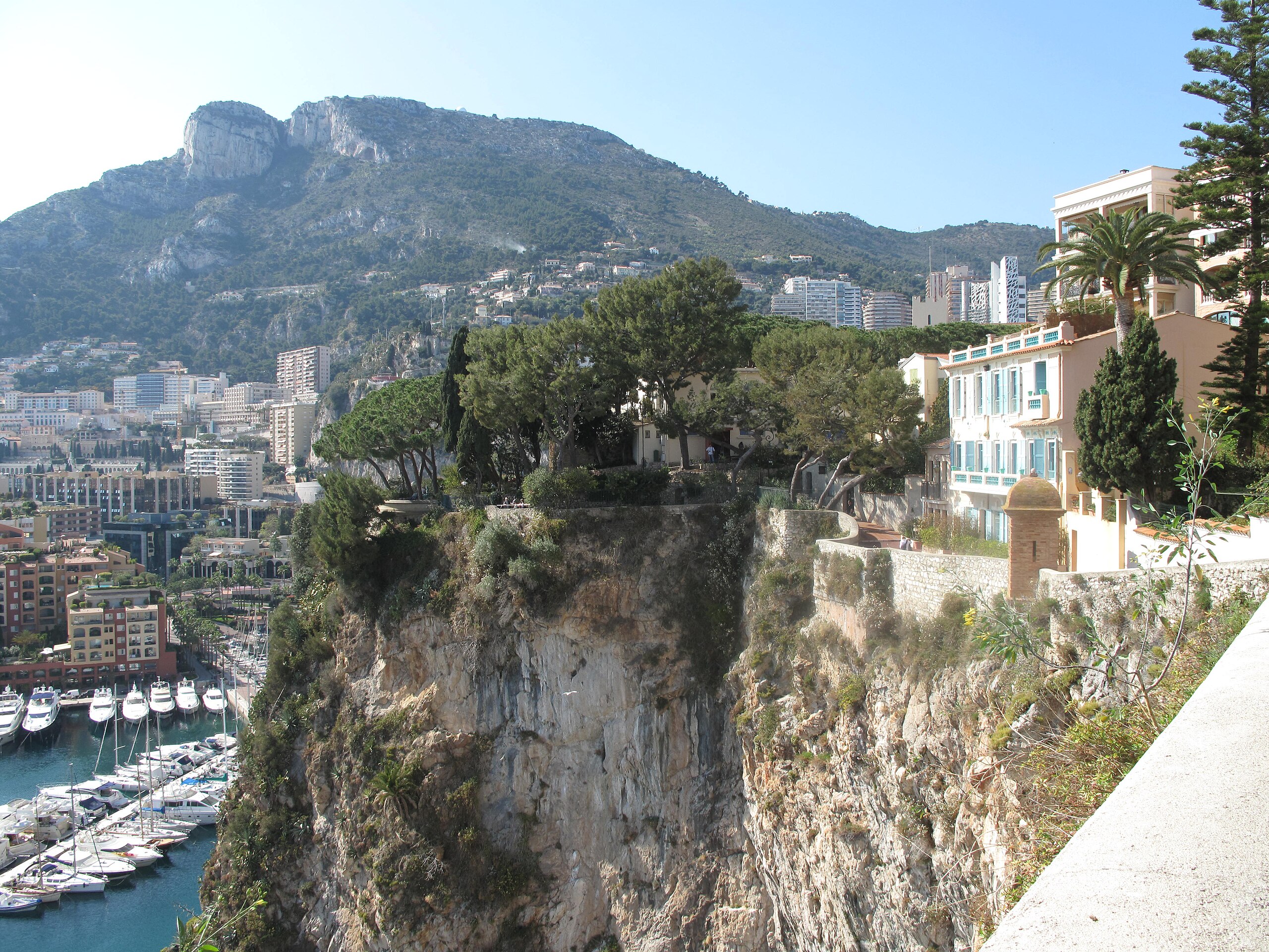 File:The Tete de Chien seen from Monaco-Ville.jpg - Wikimedia Commons