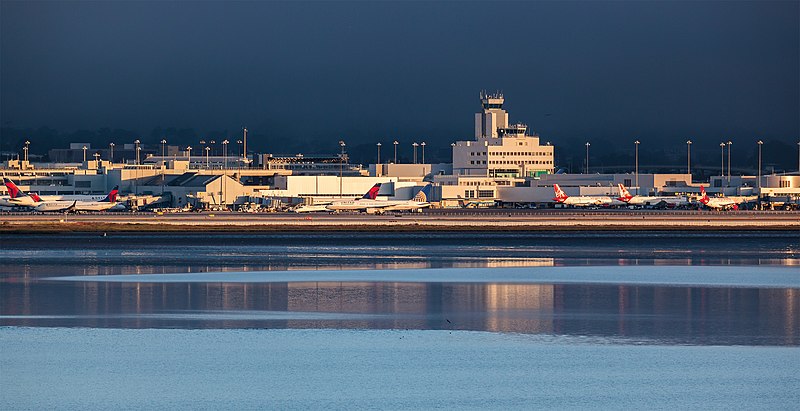 File:The first dawn light hits SFO on a lazy Sunday (8028759534).jpg