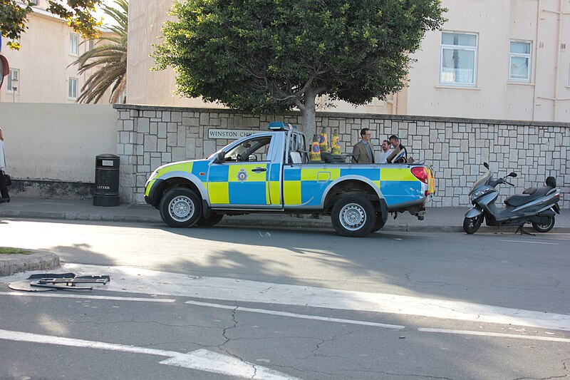 File:Traffic police near the airport (1).JPG