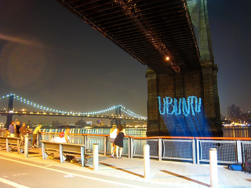 File:Ubuntu on the Brooklyn Bridge (courtesy G.R.L.) - Flickr - urban data.jpg