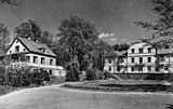Vårby gård från sjösidan, t.v. arrendatorbostaden, 1951