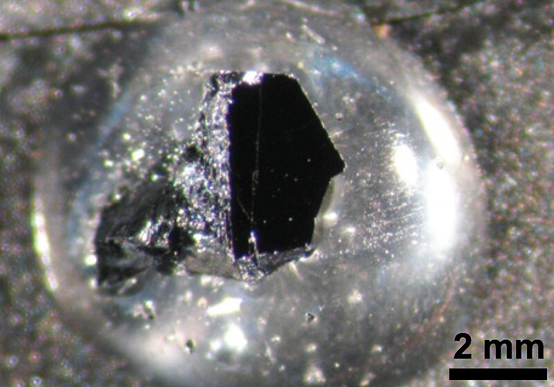 File:VO2 crystal.jpg