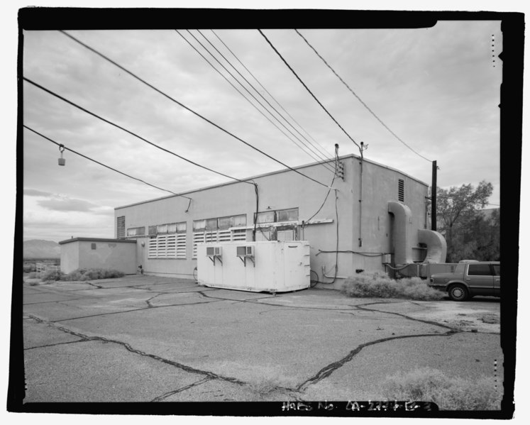 File:View of building 11050 showing south side with modern addition on the left and freestanding structure in the center. - Naval Ordnance Test Station Inyokern, China Lake Pilot Plant, HABS CA-2774-B-3.tif